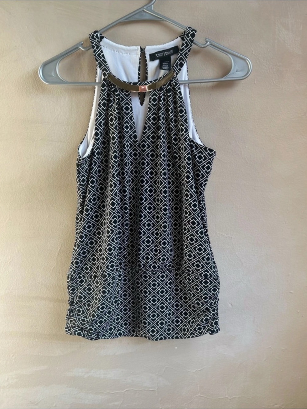 White House Black Market XS sleeveless blouse great condition going out top